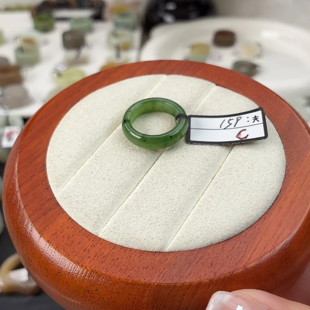 和田玉未镶嵌戒指Q13碧玉泥鳅背内径15.5港码10