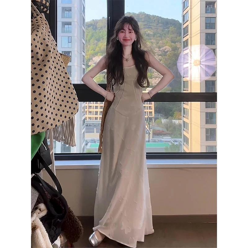 时尚气质修身显瘦吊带连衣裙女夏季新款清新百搭小众设计感长裙子