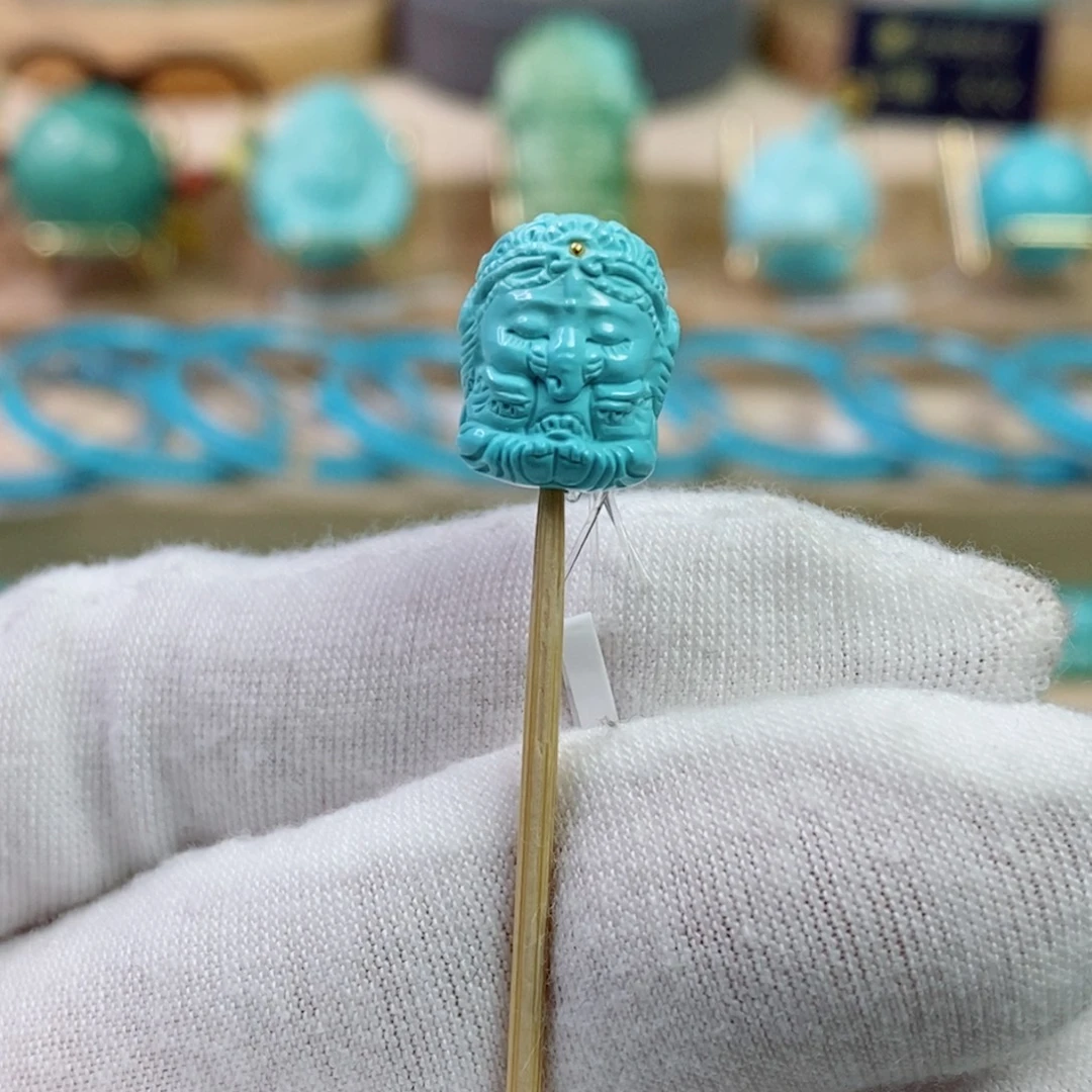 绿松石未镶嵌珠宝奇石