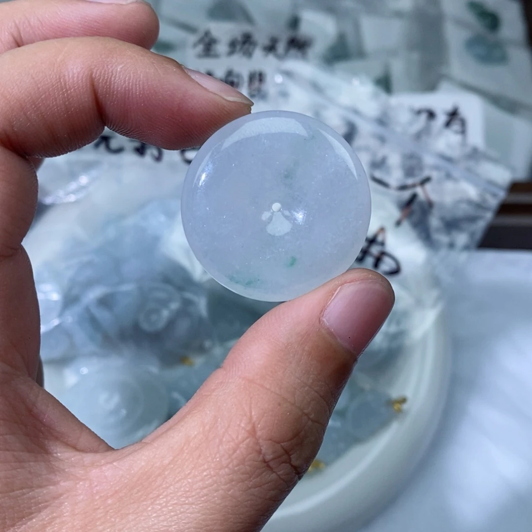 颈饰未镶嵌翡翠天然
