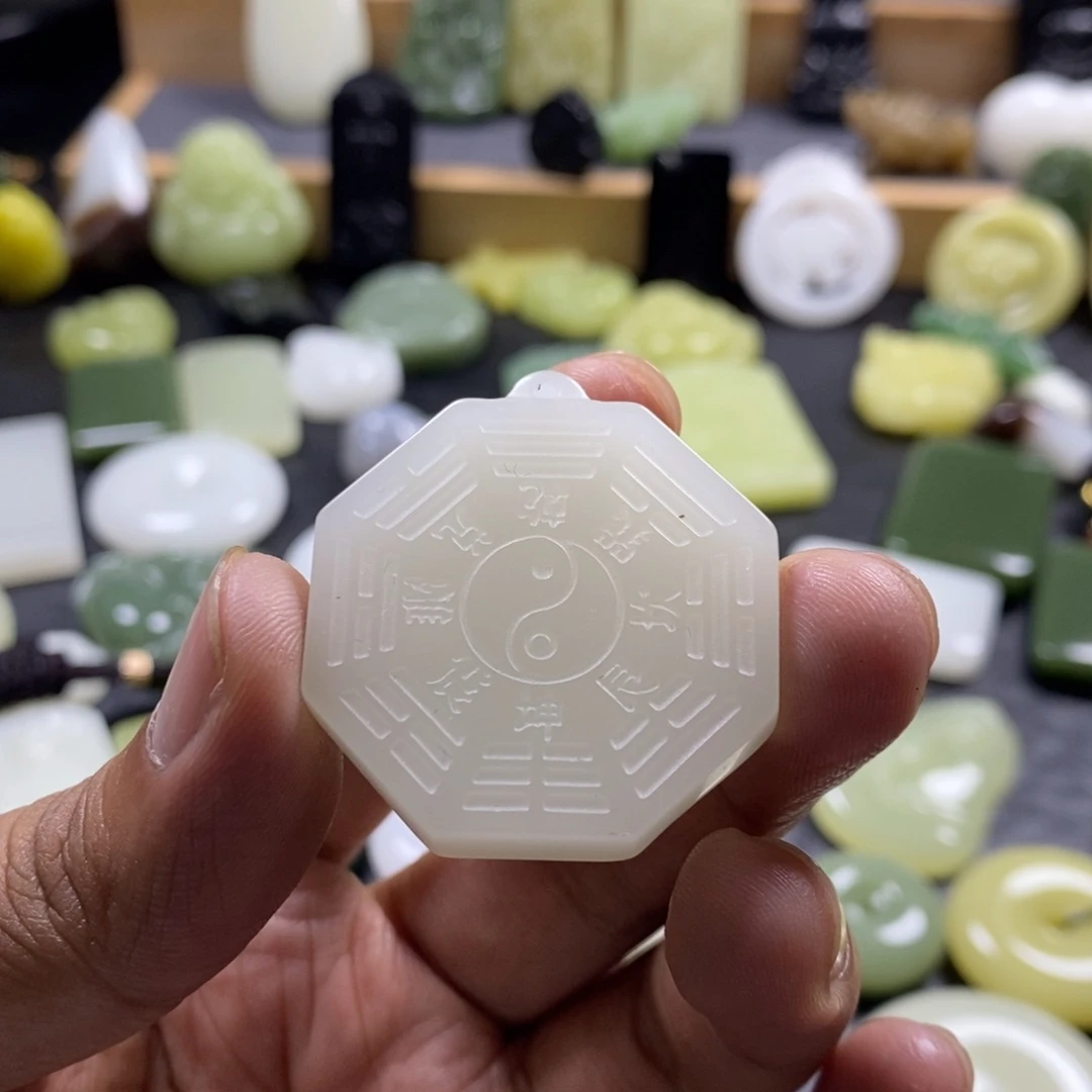 和田玉（青白玉）未镶嵌吊坠(赠链)