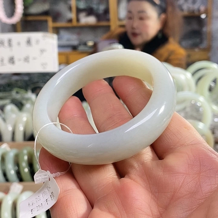 和田玉未镶嵌手镯58