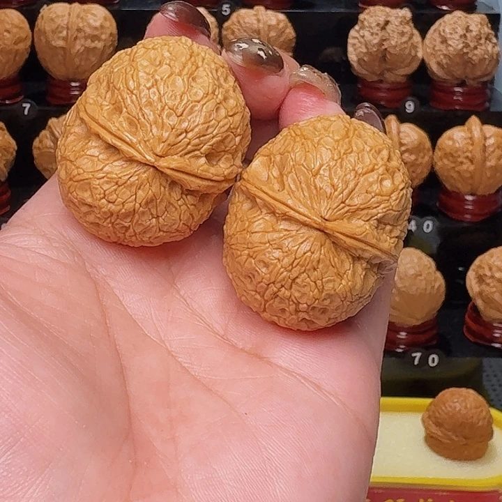 文玩核桃把件铁锤…………14