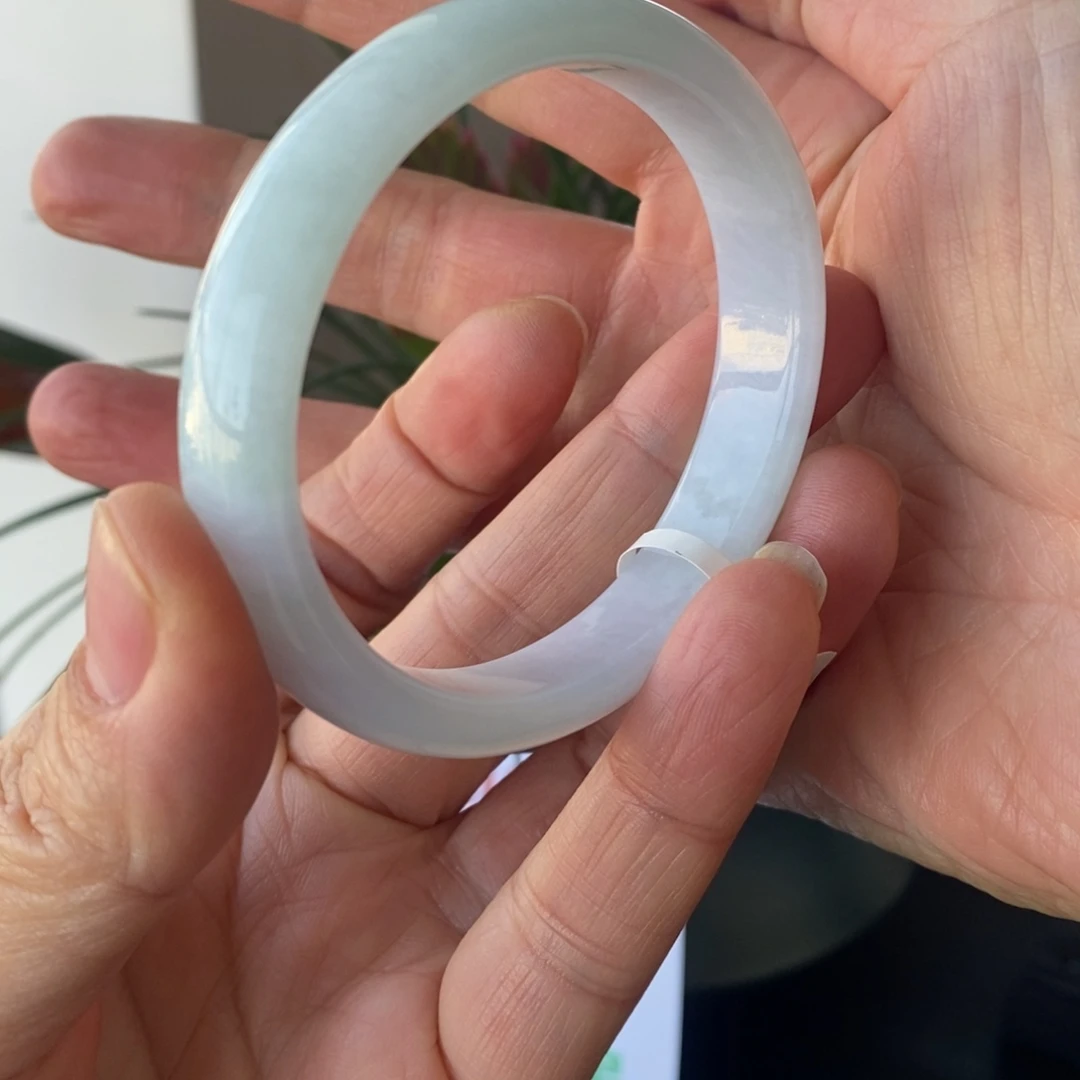 翡翠未镶嵌手镯1号