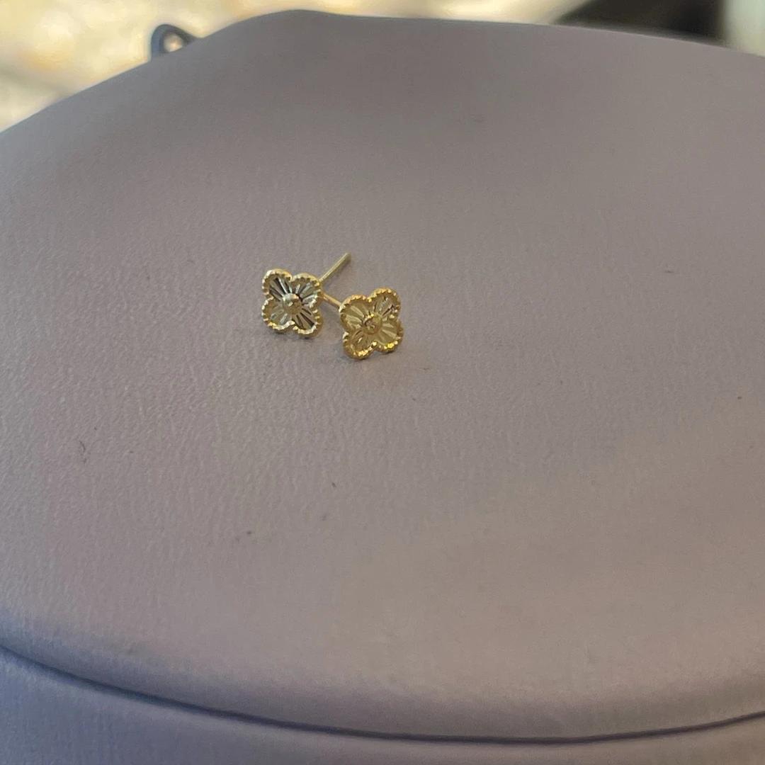 【粉丝专享】‘’梵意‘’四叶草耳钉18k