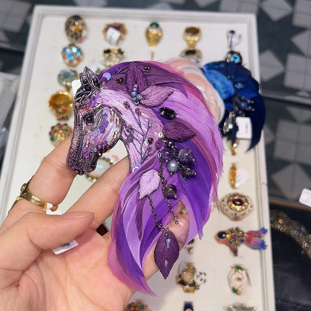 不***字琉璃铜合金合金法绣紫马