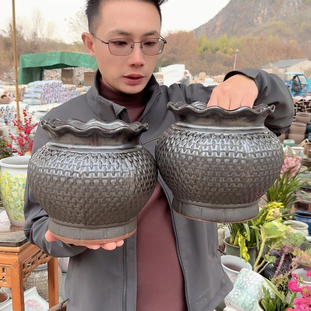 紫砂花盆口18高21（两个金沙釉黑色