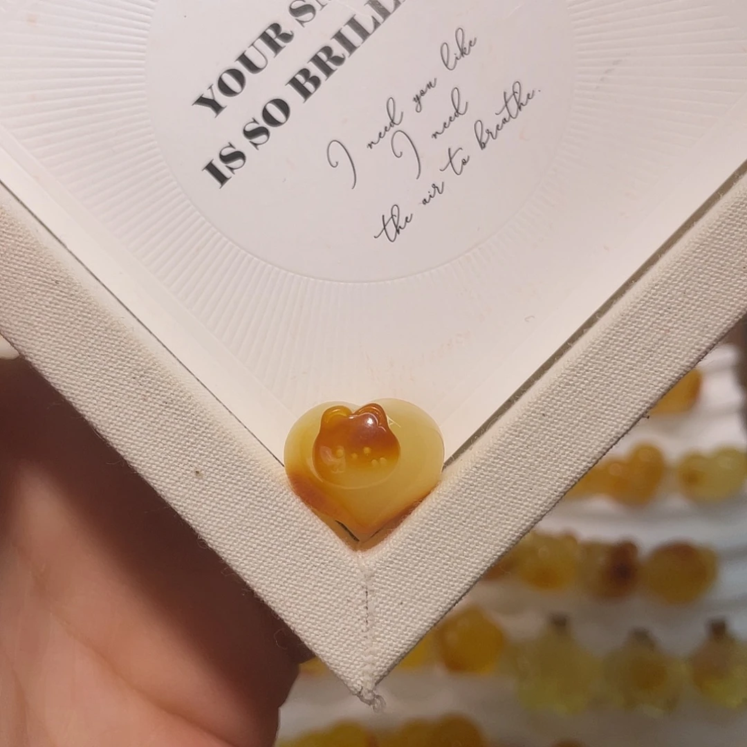 琥珀未镶嵌裸石兔子