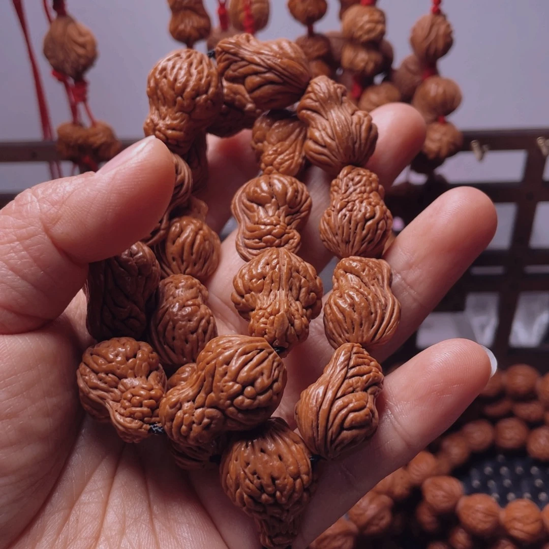 木质类龙纹桃枭手串