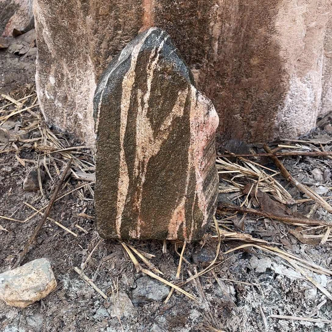 顺***水石材靠山石平安石摆件