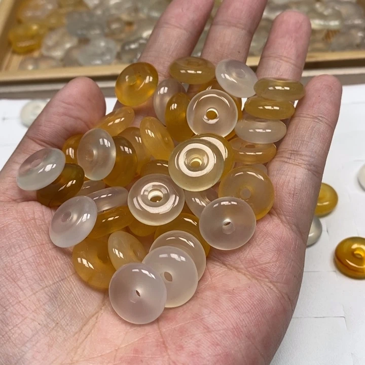 玛瑙/玉髓未镶嵌颈饰10个平安扣