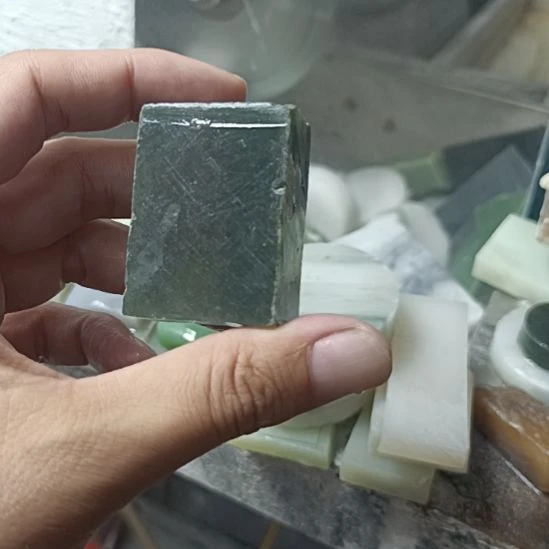 和田玉未镶嵌珠宝半成品