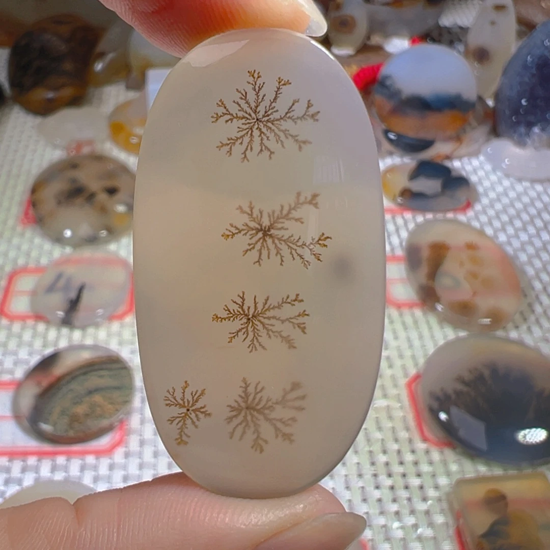 未镶嵌颈饰玛瑙/玉髓