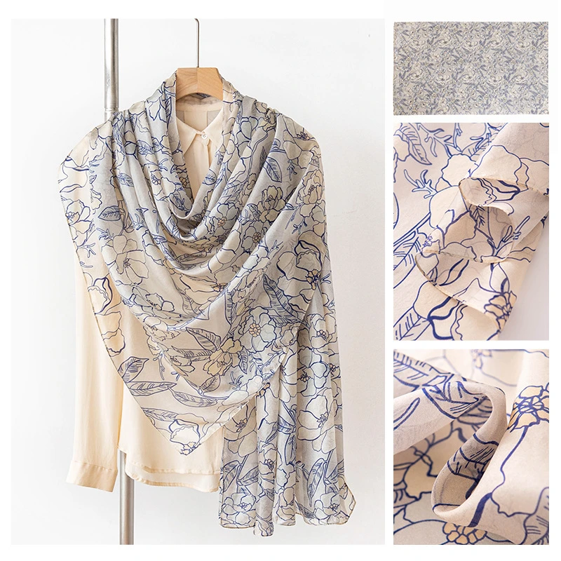 百搭围巾桑蚕丝真丝优雅气质蓝花白底女士通勤百搭简约保暖围巾披