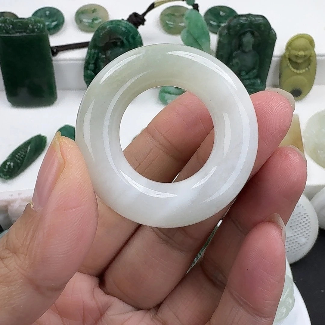 独山玉未镶嵌颈饰