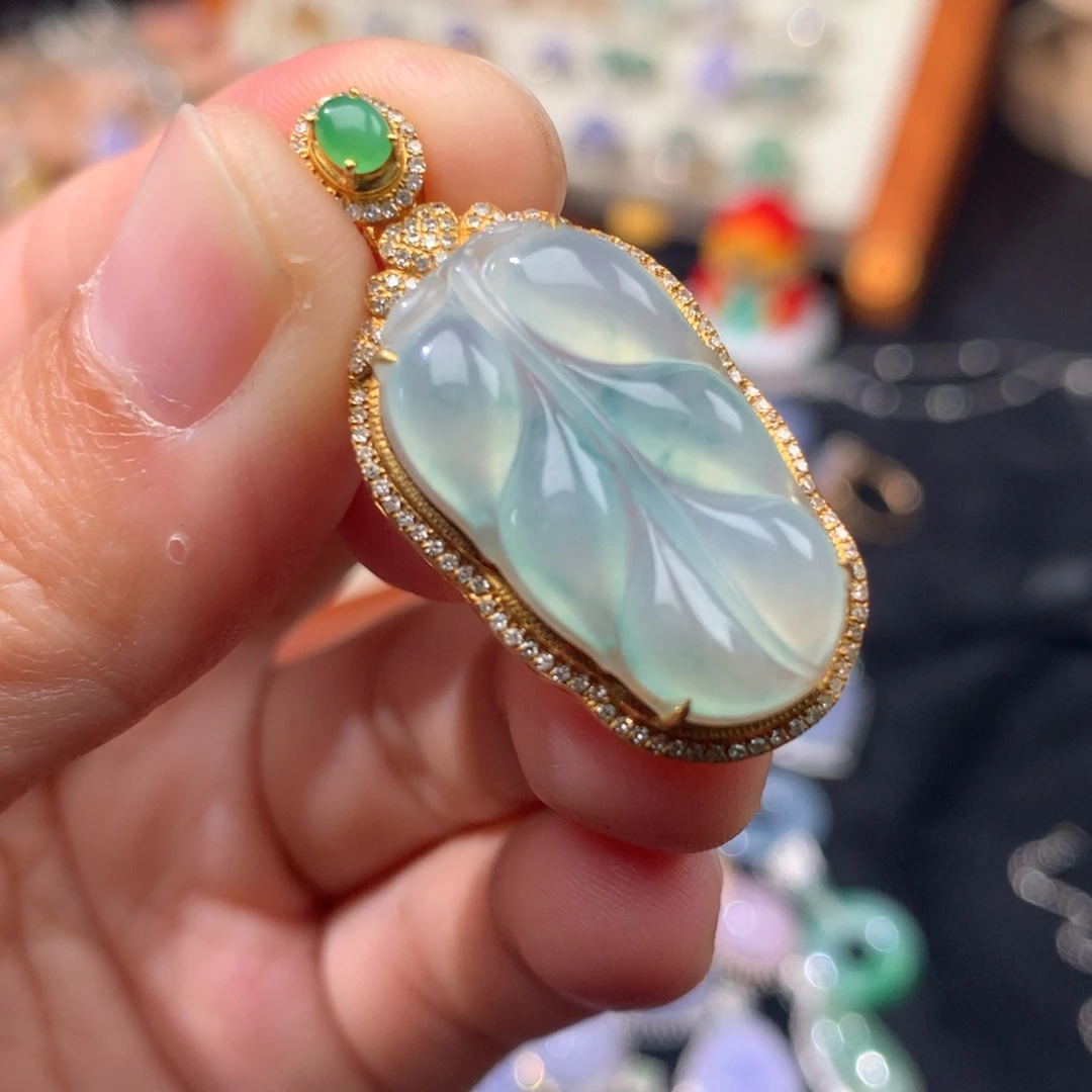 吊坠(不含链)18K金镶嵌翡翠