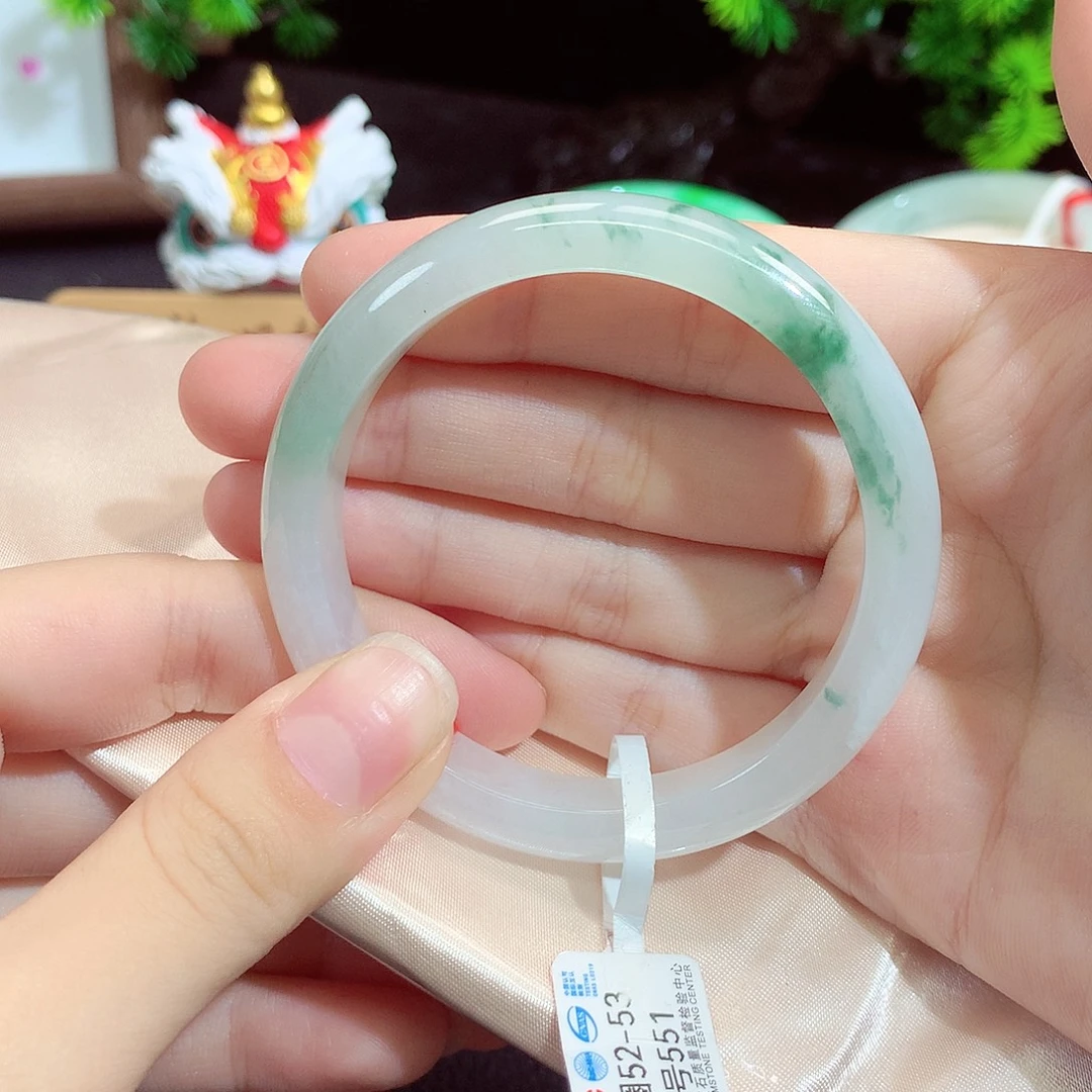 翡翠未镶嵌手镯551