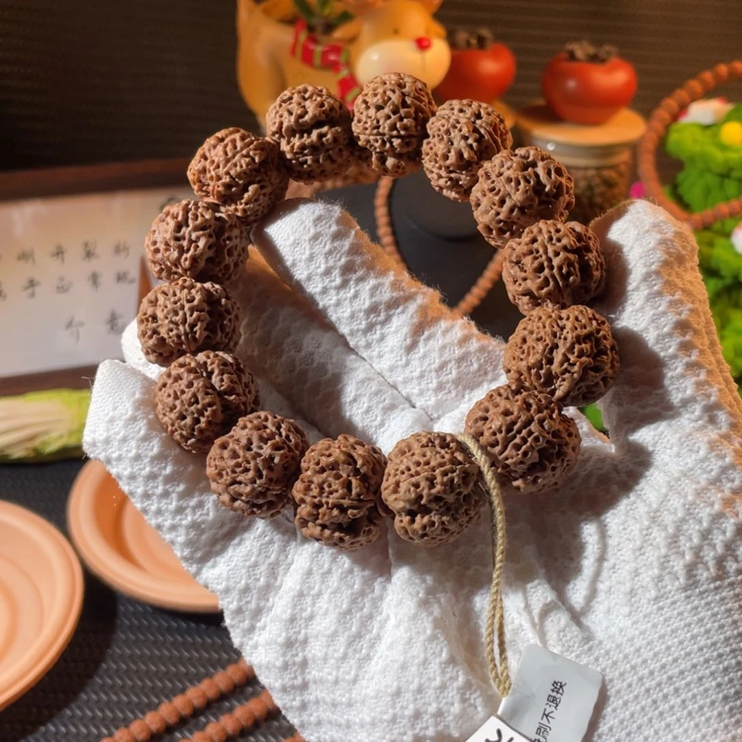 金刚菩提吊坠傲骨梅花24mm