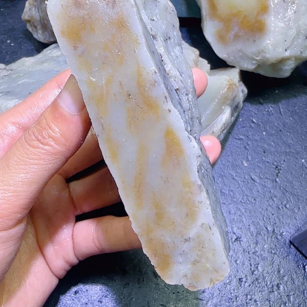 和田玉未镶嵌珠宝半成品