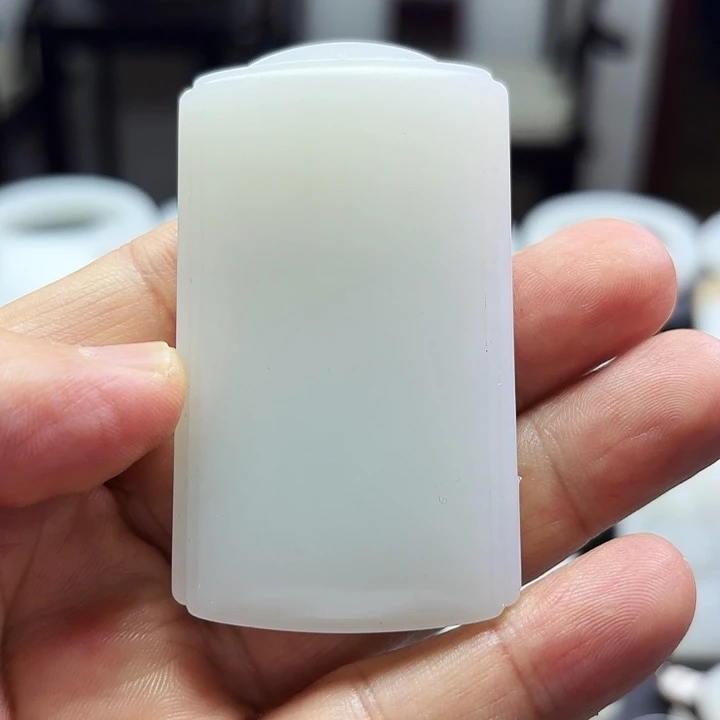 和田玉颈饰未镶嵌泉**咚