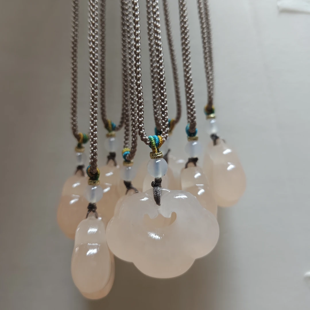 ［00110］高冰透冰藕粉荔枝冻祥云如意锁锁骨链多样性发其一