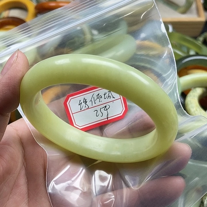 蛇纹石玉手镯未镶嵌@***@