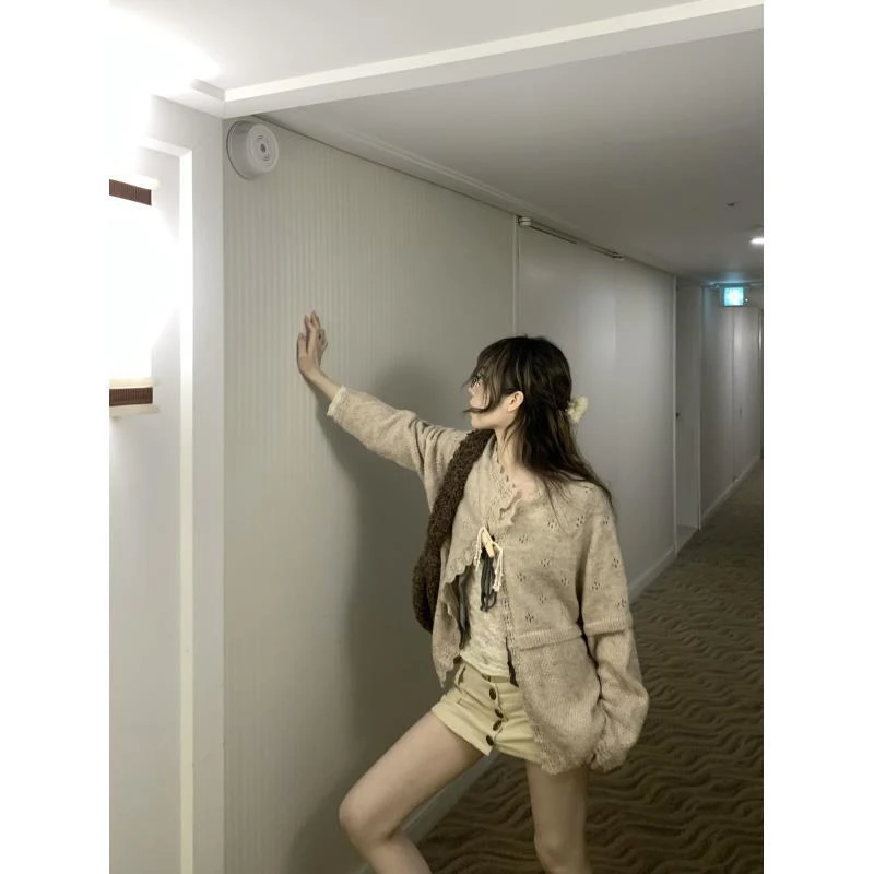 ishui-云朵姜饼 杏色温柔复古宽松镂空秋冬毛衣开衫