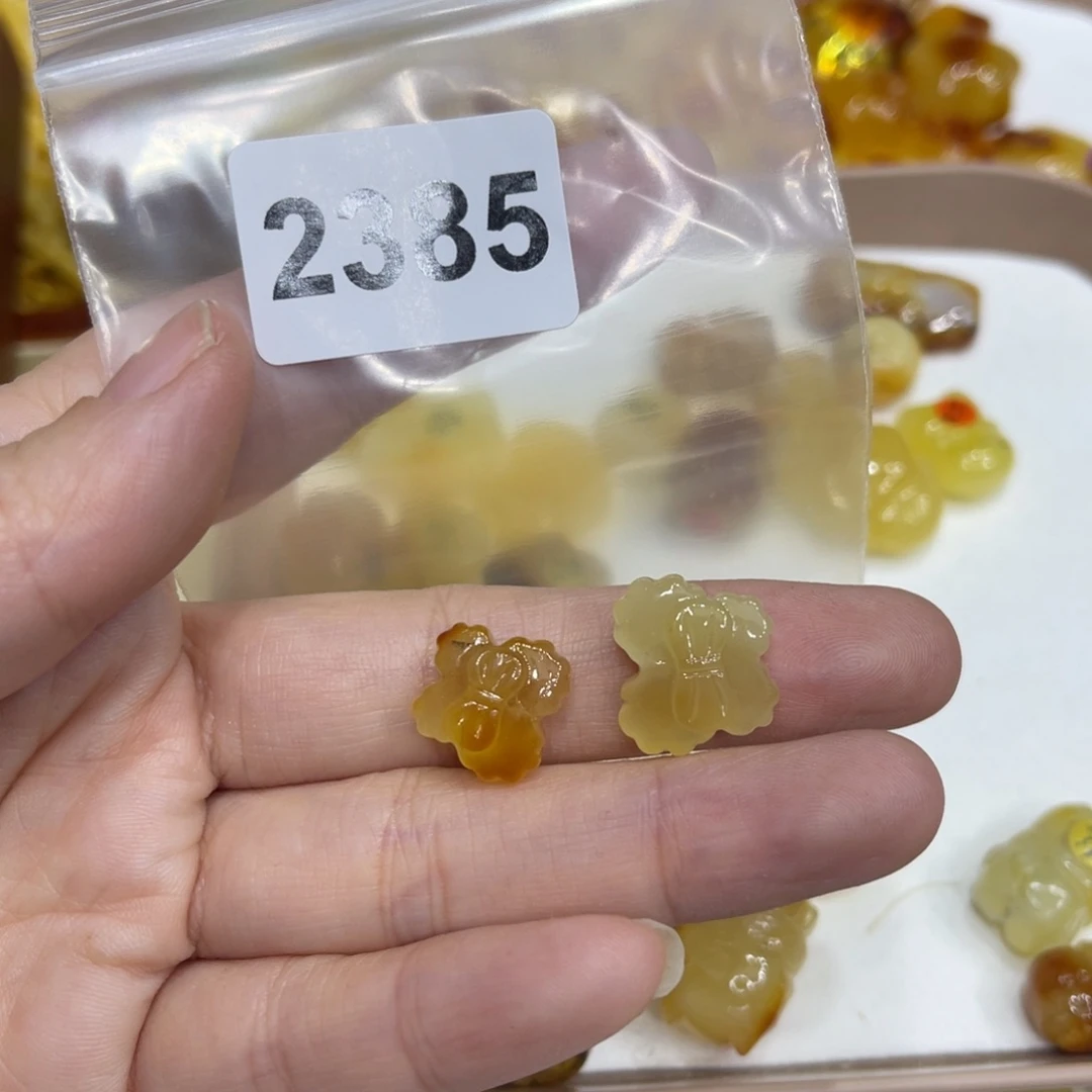 琥珀珠宝奇石未镶嵌