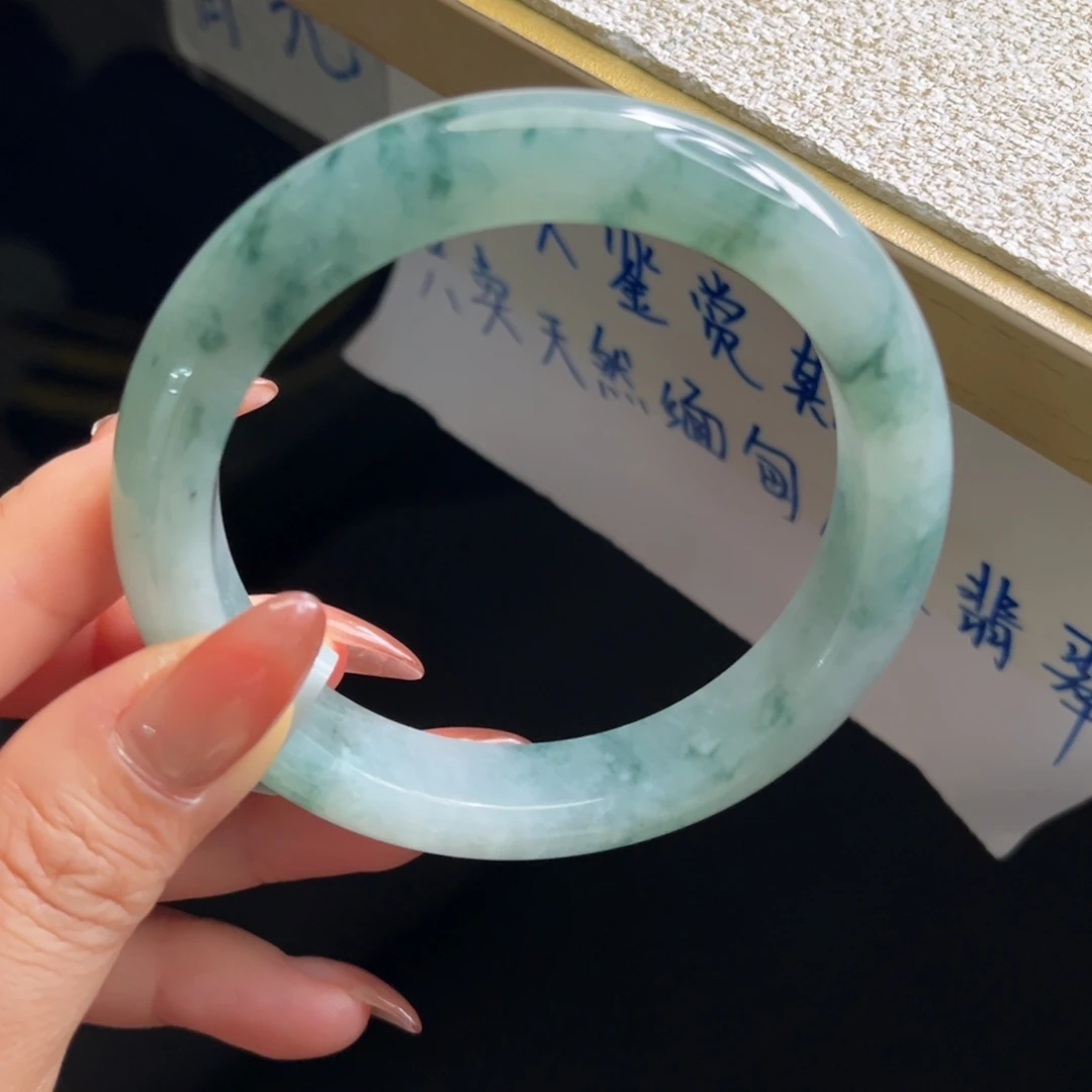 翡翠未镶嵌手镯手镯