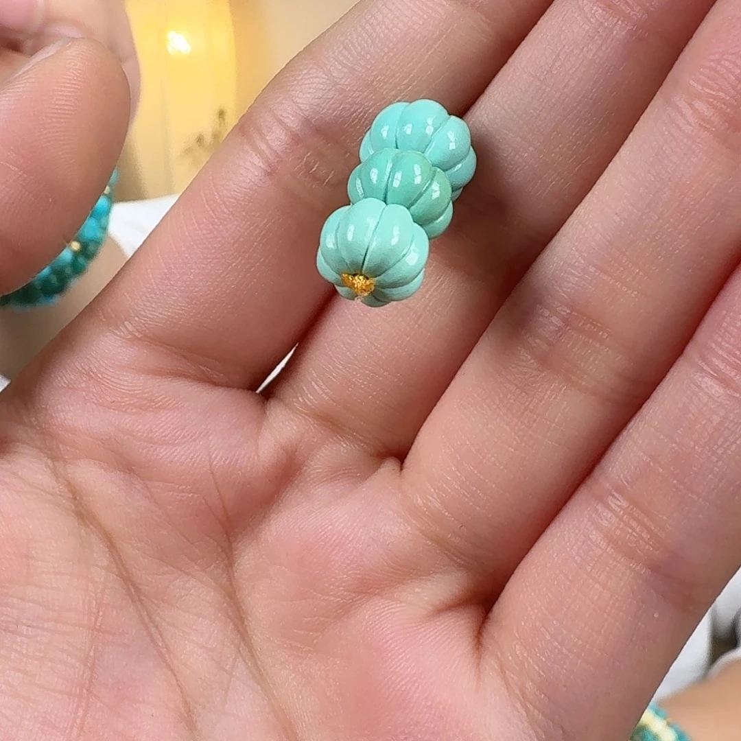 绿松石未镶嵌挂件