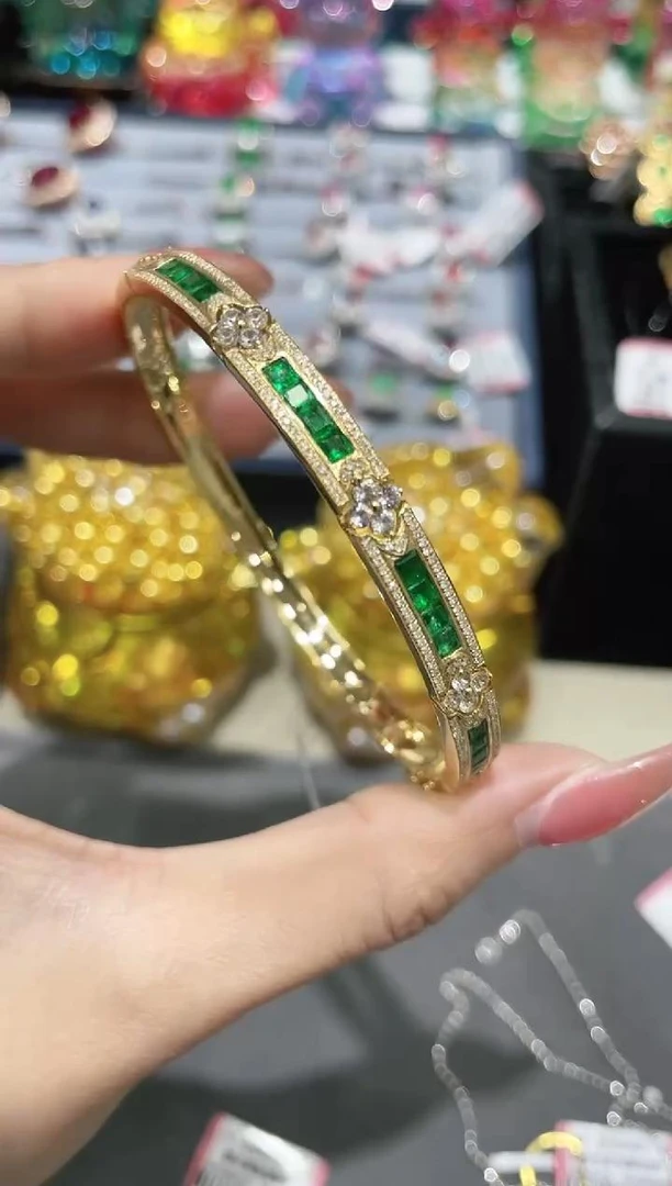 18K金镶嵌天然祖母绿手镯