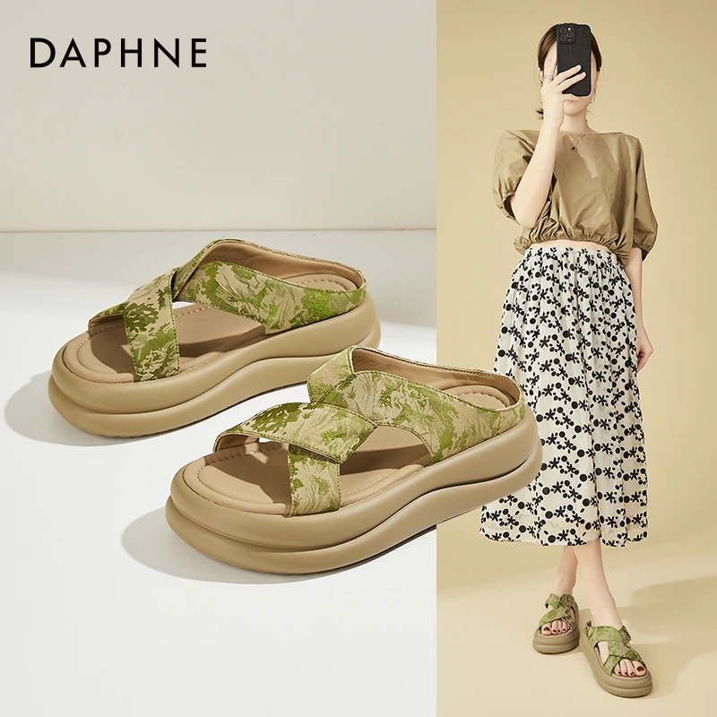 Daphne/达芙妮厚底交叉一字拖鞋女夏季外穿时尚休闲沙滩凉拖鞋