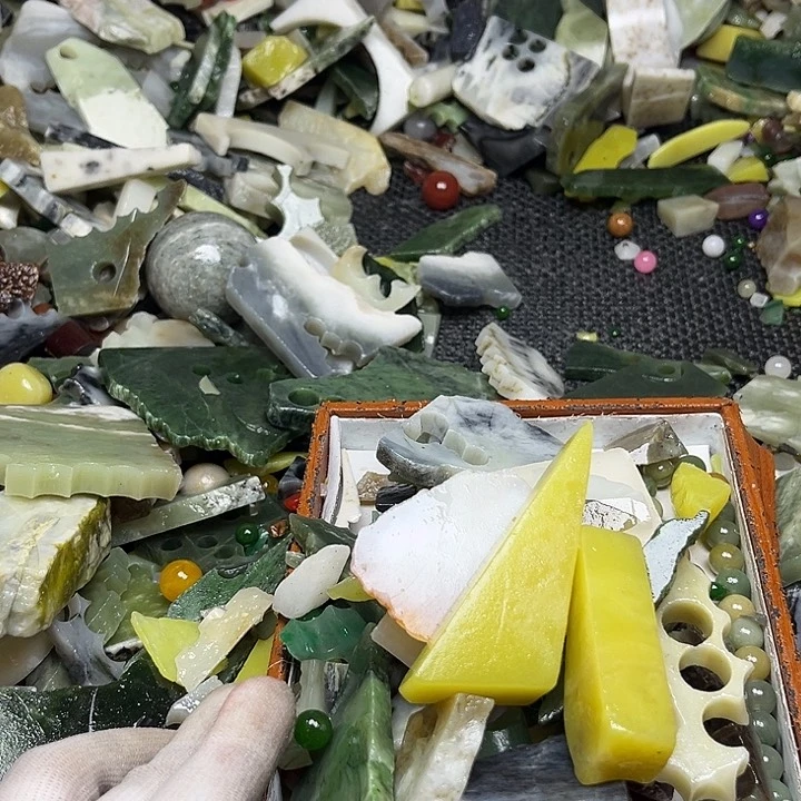 未镶嵌透闪石质玉珠宝奇石适**王