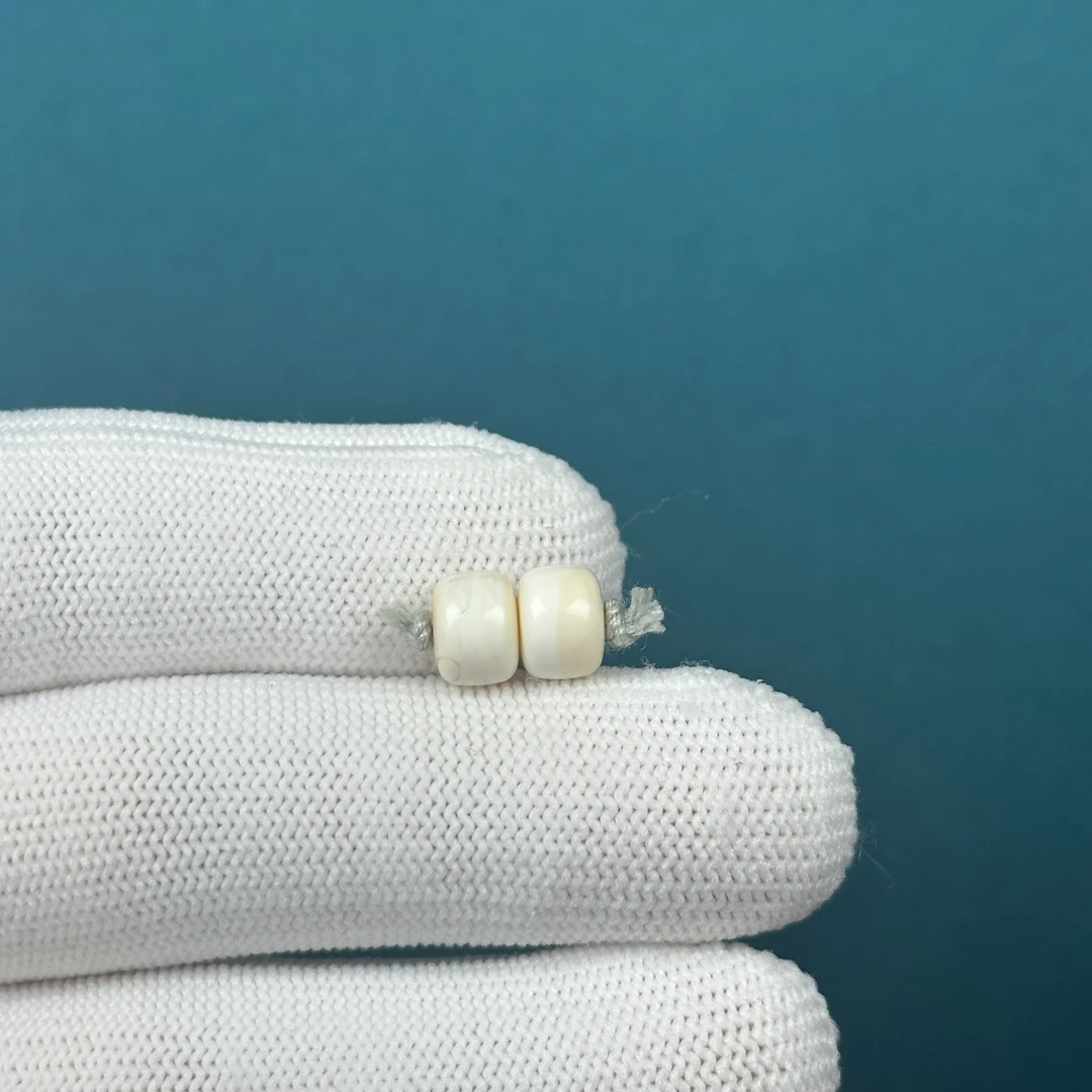 F4021天然原矿蜜蜡 对珠7.6mm 支持鉴定 假一罚十