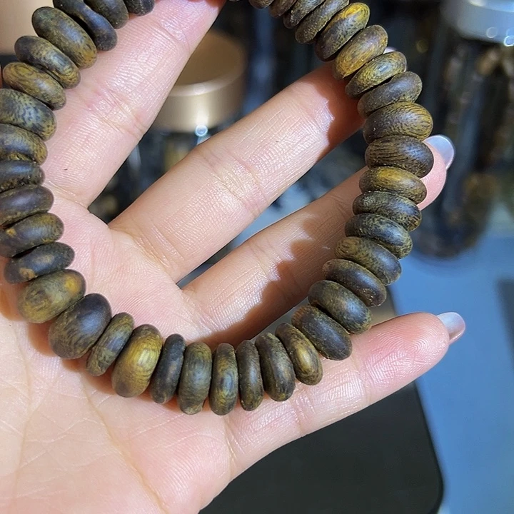 沉香手串沉水老料树丁虫漏单圈绿棋1.219