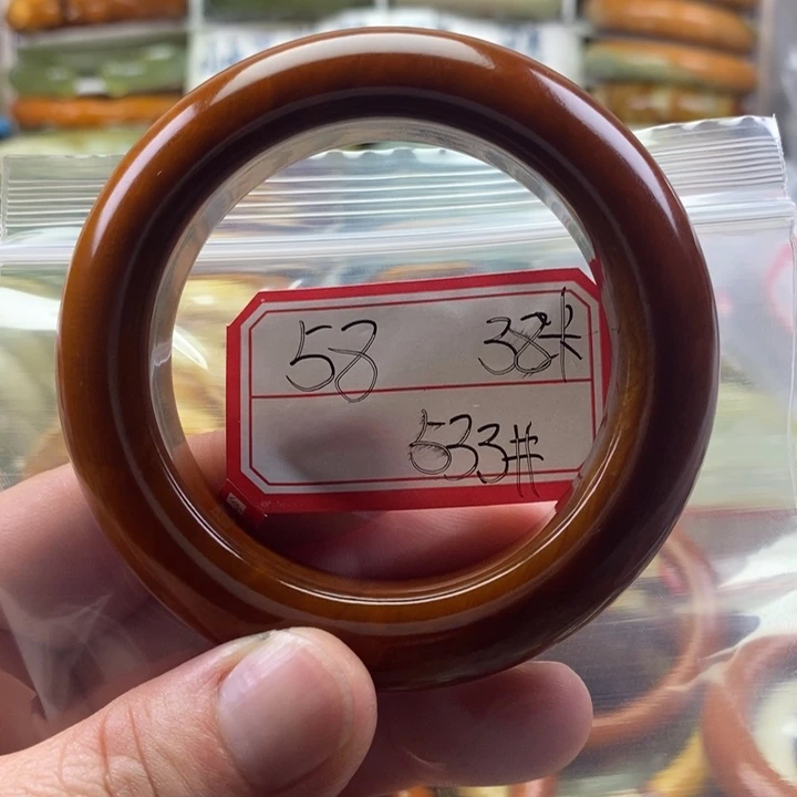 蛇纹石玉颈饰未镶嵌?****子