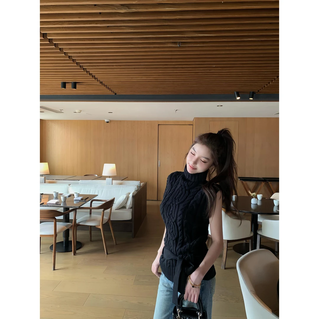 OYFF凡凡来咯【芬兰语】复古麻花无袖高领毛衣背心女收腰内搭上衣