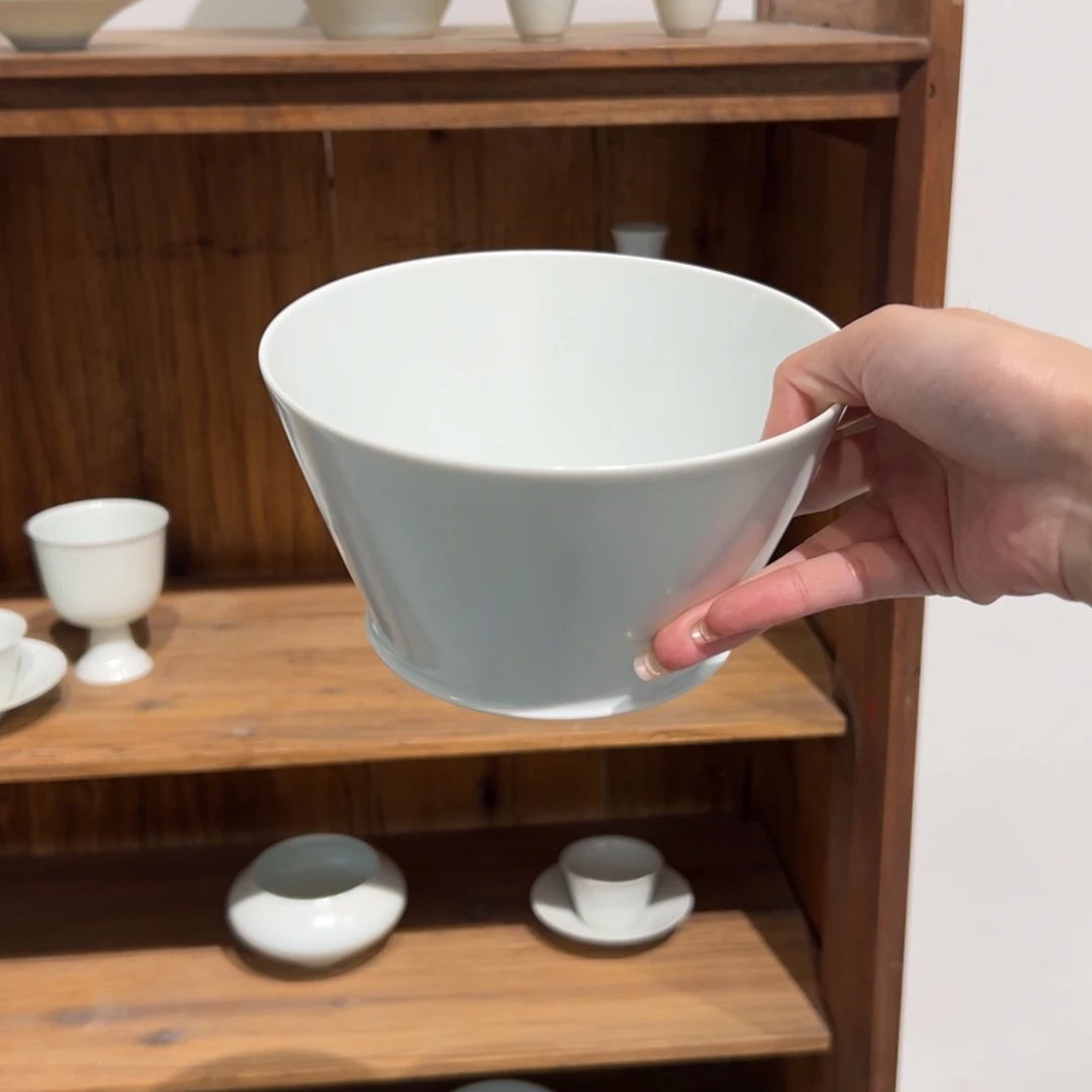 陶瓷。     陶瓷。