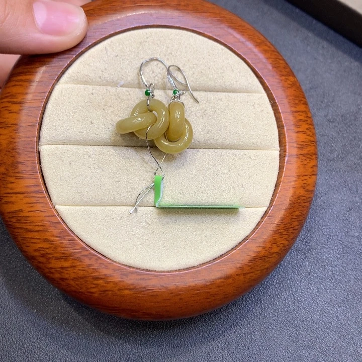 翡翠18K金镶嵌颈饰翡翠