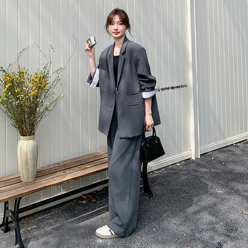 灰色高级感通勤小西装外套女短款2025春新款韩版西服阔腿裤两件套