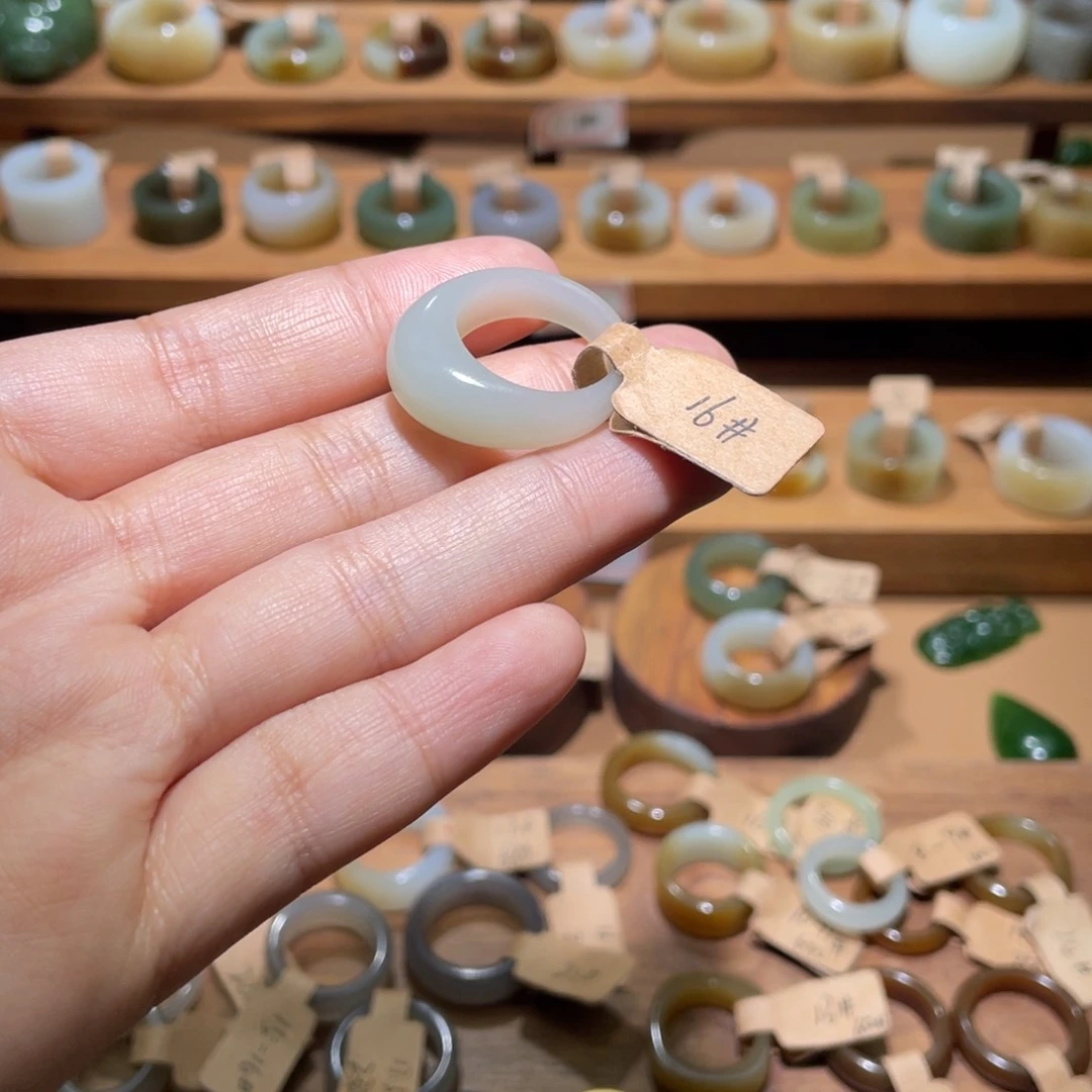 和田玉戒指未镶嵌闻*禾17.6