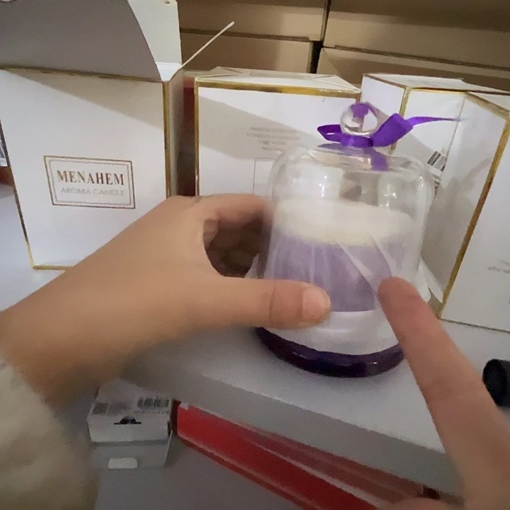 香薰蜡烛。
