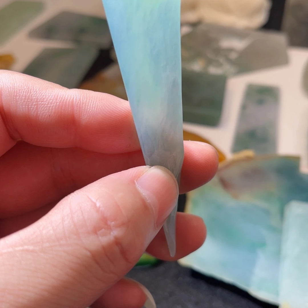 定制翡翠未镶嵌天空蓝飞天，宝剑，玉钗