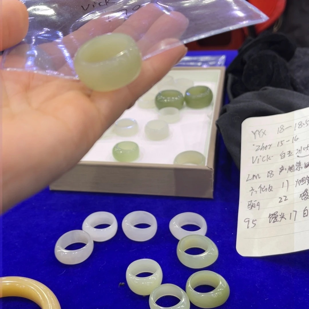 和田玉戒指未镶嵌V****?