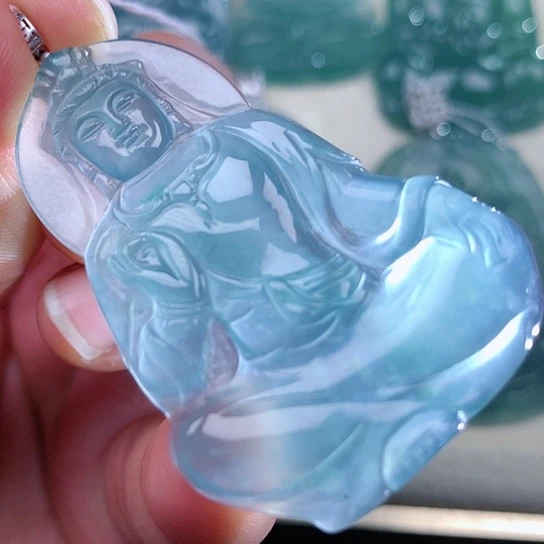 【闪购商品】翡翠颈饰18K金镶嵌天然翡翠