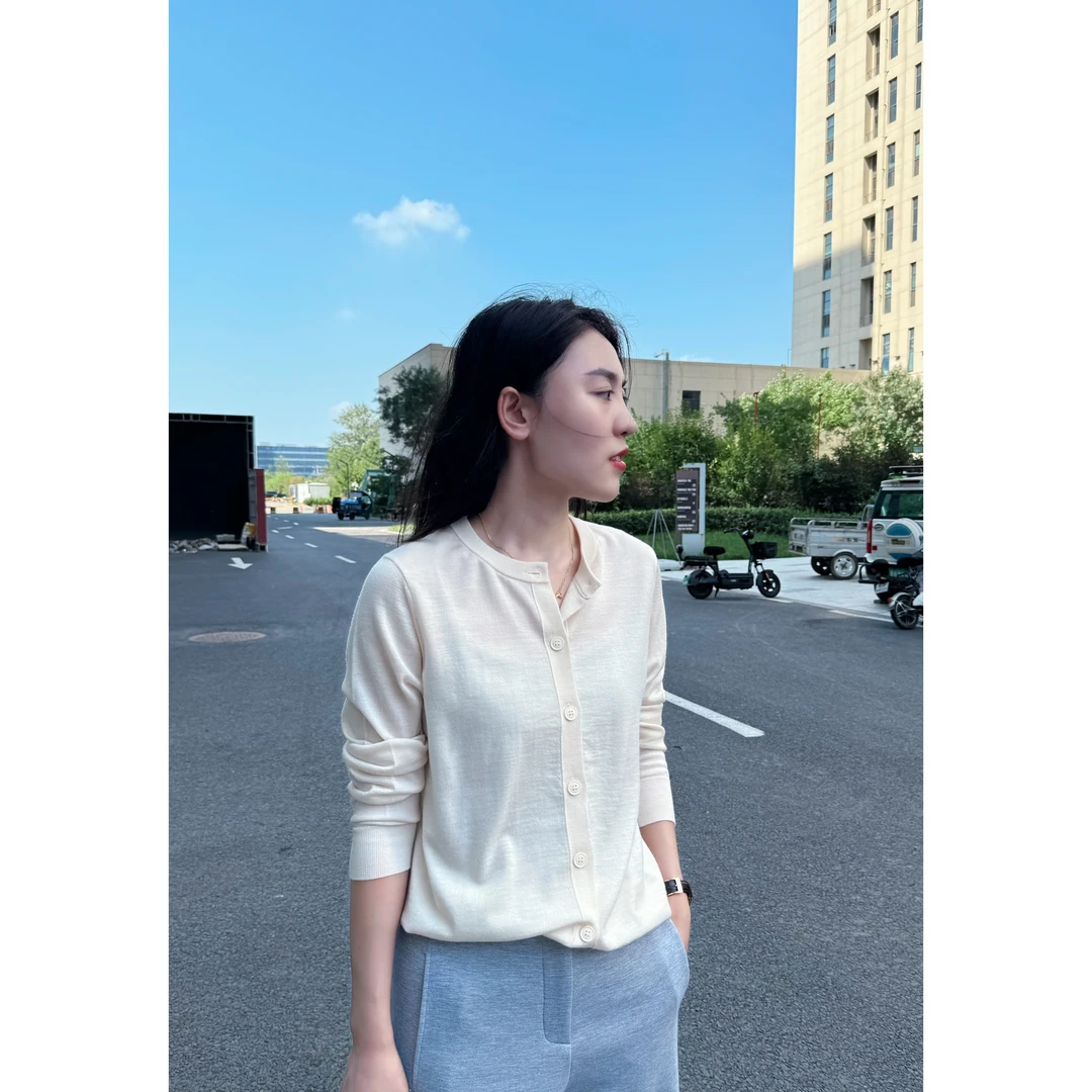 【为美日记】百搭舒适柔软简约干净通勤休闲圆领羊毛开衫毛衣