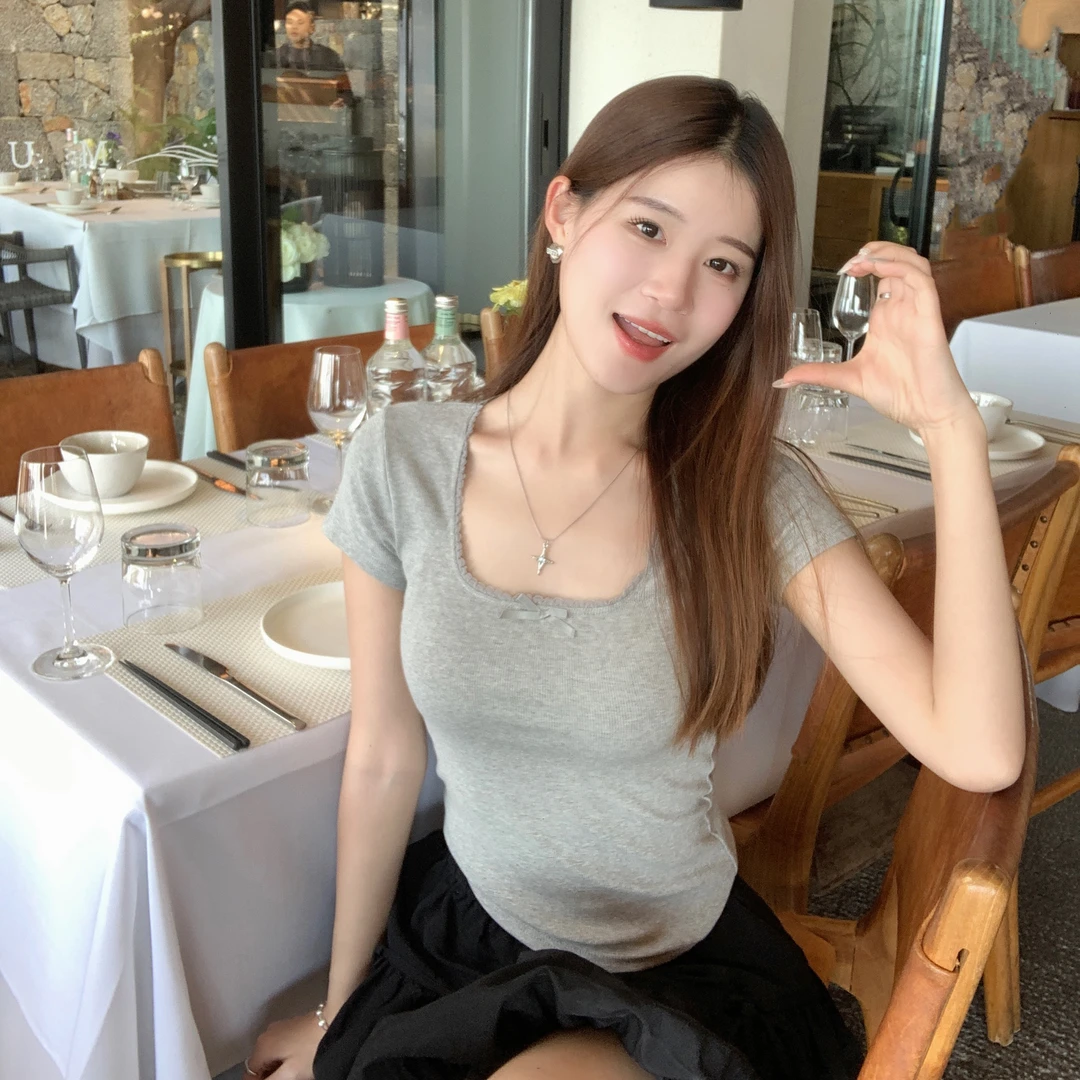 纯欲风蕾丝短袖t恤女2025夏季灰色方领露锁骨蝴蝶结性感修身上衣