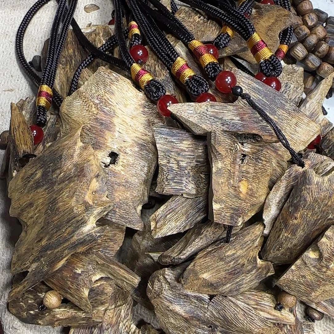 沉香碎屑沉香奇楠沉香原材料车挂多样性发一条