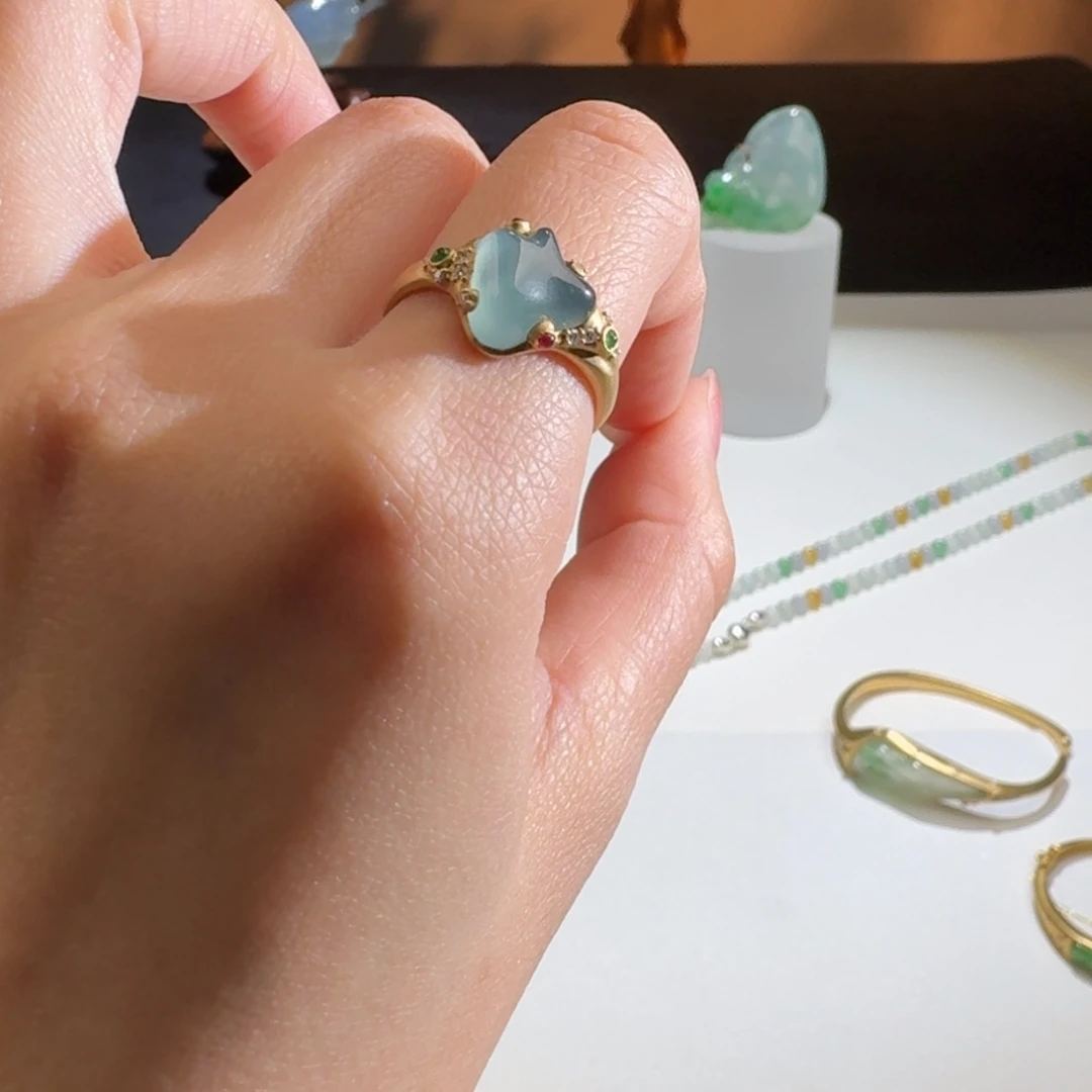 翡翠戒指18K金镶嵌雅