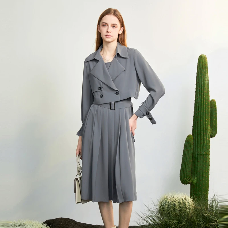 圣迪奥女装显瘦西装领收腰连衣裙两件套长款风衣S223Z1813